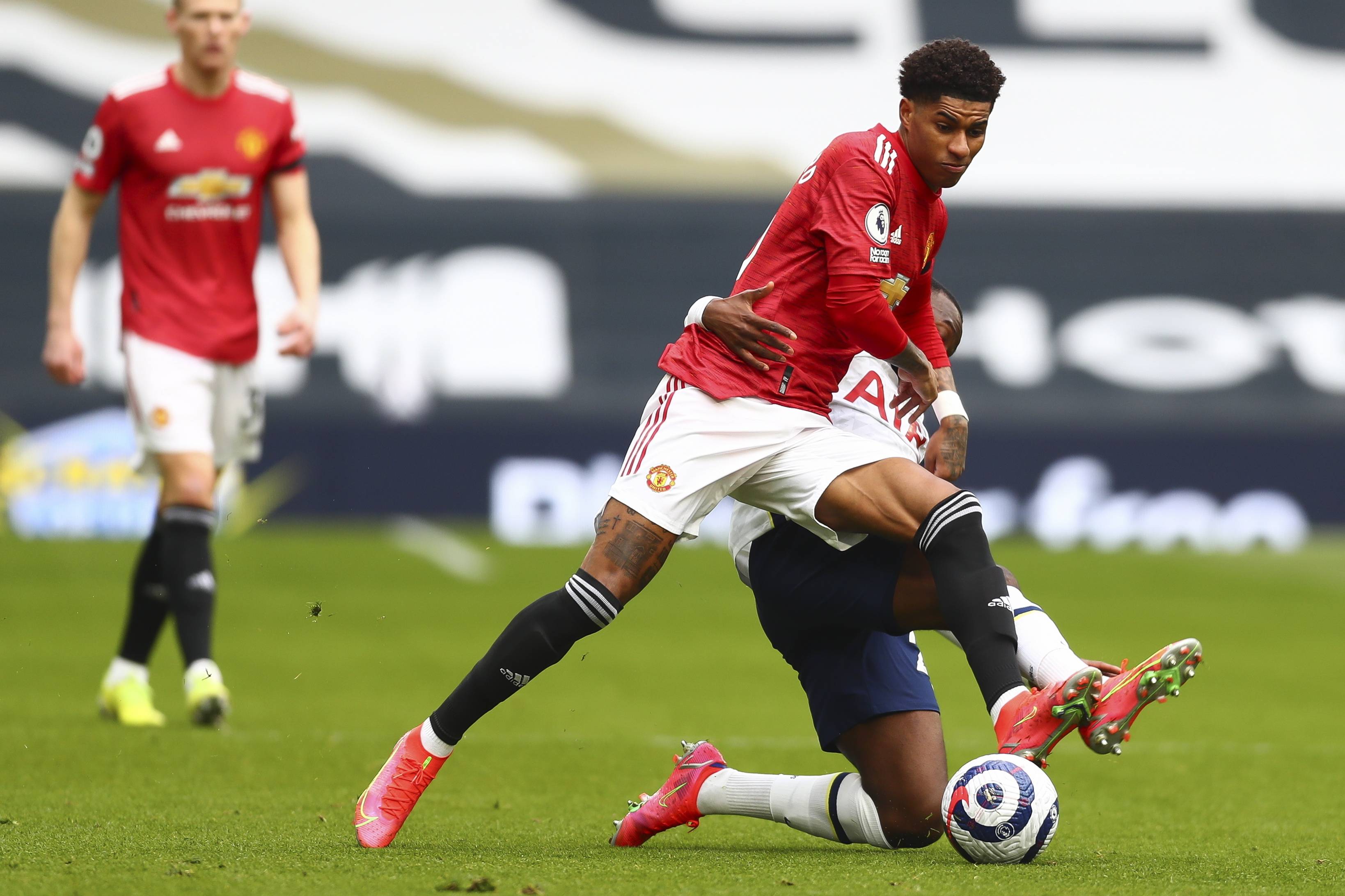 防线再添一 防线再添一